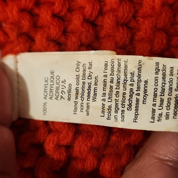 [Gap] Red Infinity Scarf - Picture 3 of 5